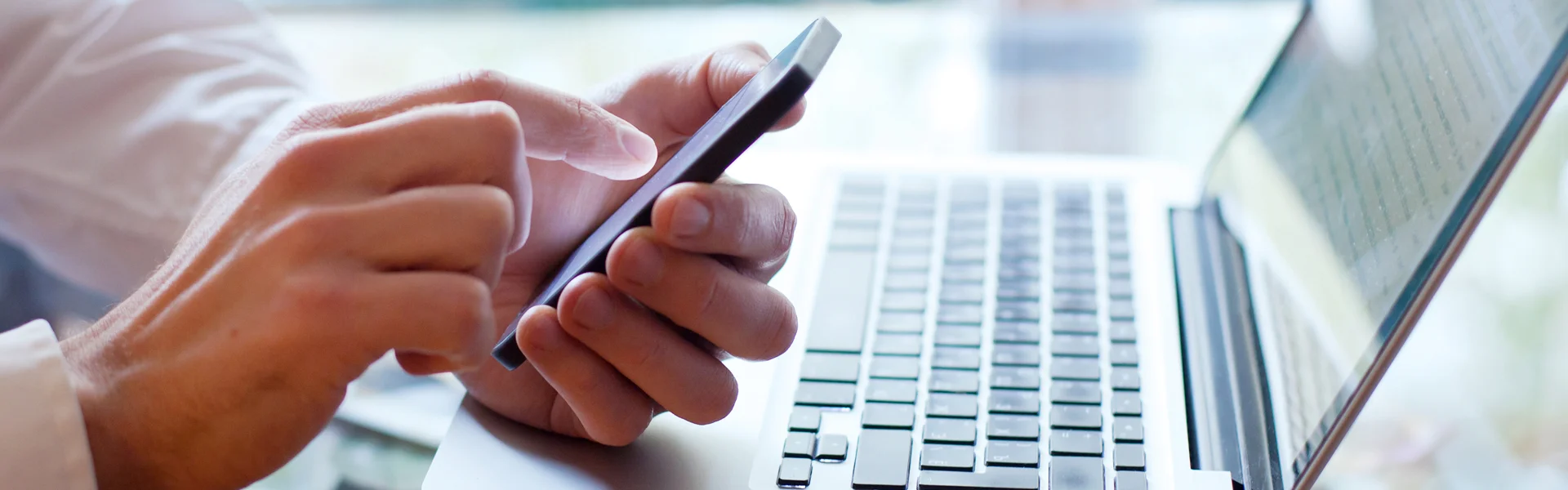 हामीलाई सम्पर्क गर्नुहोस