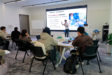 कसरी Yitailock स्मार्ट बिक्री र बलियो बजार उपस्थितिको लागि आफ्नो टोली तयार गर्दैछ?